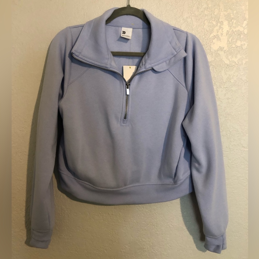 all in motion Lavender Cropped Sweatshirt size small